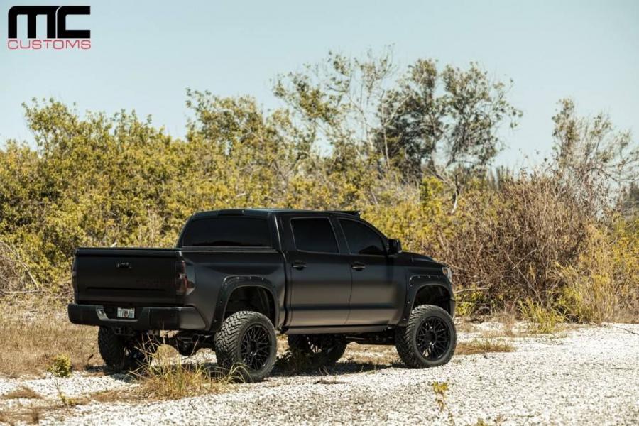  Toyota Tacoma Double Cab by MC Customs 2018 года  (фото 3 из 10)